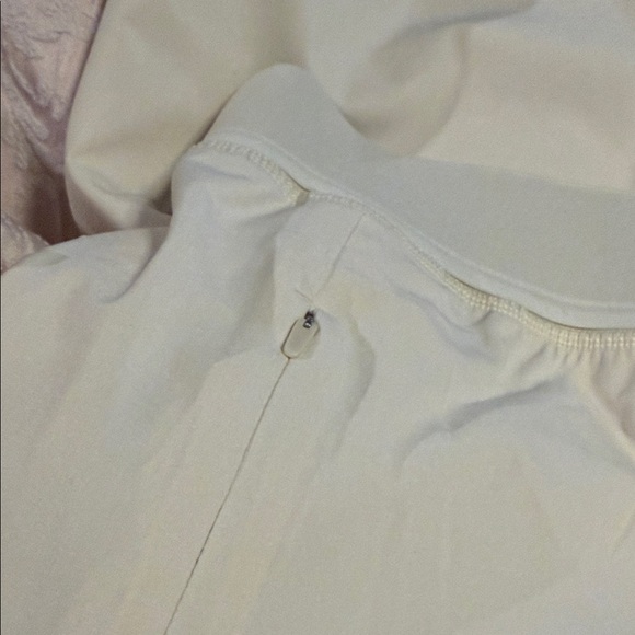 Lululemon Swift Relaxed Shorts 9” with zipper Pickets Cream - Picture 10 of 10